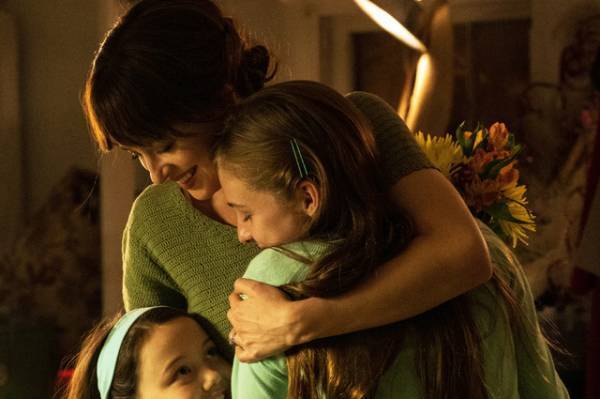 ダコタ＆ケイシー＆ジェイソンの親密さが伝わる『Our Friend／アワー・フレンド』本編映像