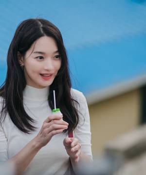 シン・ミナ、キム・ソンホとの雨のシーンは「苦労が報われた」“癒し”のラブストーリー「海街チャチャチャ」を語る