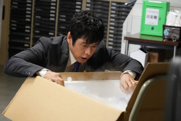 「真犯人フラグ」2話、白目を剥く西島秀俊“凌介”に「こんな演技珍しい」、“差し入れ”には「可愛すぎる」の声