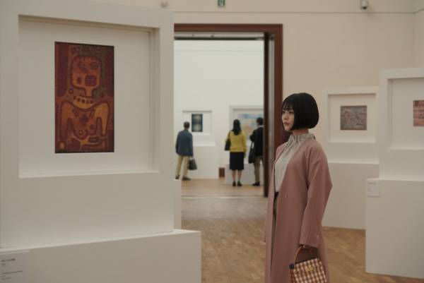 古都京都で高畑充希が謎めく絵画に魅せられる「いりびと-異邦人-」予告映像＆新場面写真