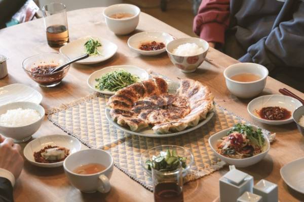 田中圭“父・森宮さん”の特製メニュー！ 原作でも印象的な手料理が登場『そして、バトンは渡された』