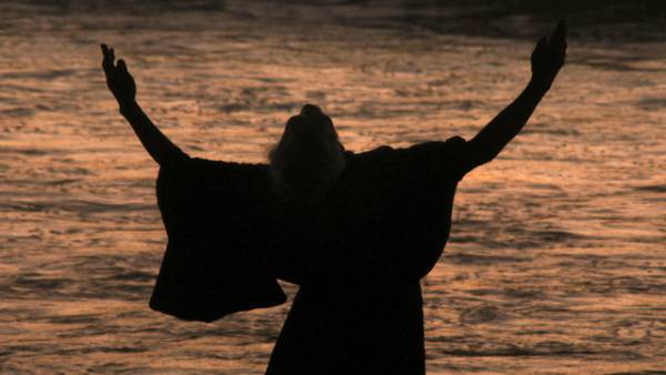 田中泯の踊りと旅に出る、1月28日公開『名付けようのない踊り』予告到着