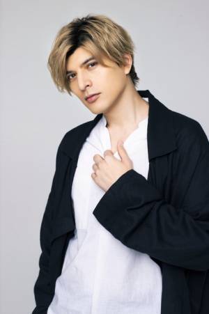 城田優、朝ドラ「カムカムエヴリバディ」で英語と日本語を交ぜた“語り”を担当！