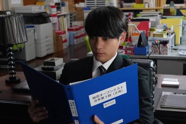 「二月の勝者」2話　自転車を漕ぐ柳楽優弥“黒木”に「姿勢良っ」「シュール」、加藤シゲアキ“灰谷”のストーカーぶりも話題に