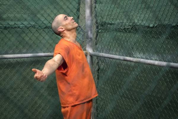 「無実の罪を着せられた男の物語」監督やジョディ・フォスターが解説する『モーリタニアン』特別映像