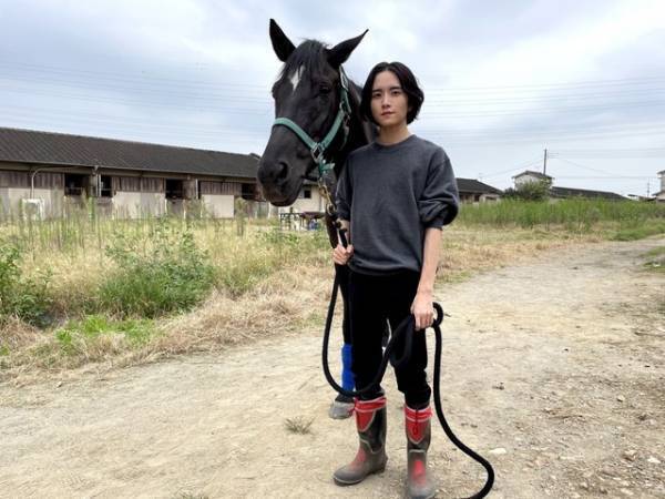 板垣李光人、平手友梨奈に「背中を押されています」ドラマ「風の向こうへ駆け抜けろ」ビジュアル解禁