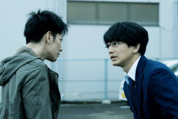 佐藤健、永山瑛太と何度もリハーサル繰り返す「大切なシーン」『護られなかった者たちへ』メイキング