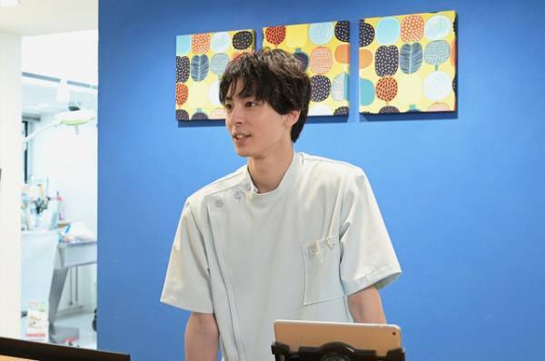 「婚姻届に判を捺しただけですが」2話、高杉真宙演じる動物病院の看護師“牧原”に「キラキラが凄い」と注目集まる