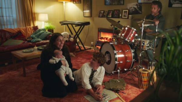 「ハリポタ」「若草物語」やUKロック…『ビルド・ア・ガール』がより楽しめるトリビア10選