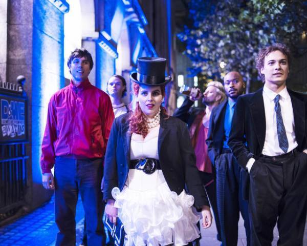 「ハリポタ」「若草物語」やUKロック…『ビルド・ア・ガール』がより楽しめるトリビア10選