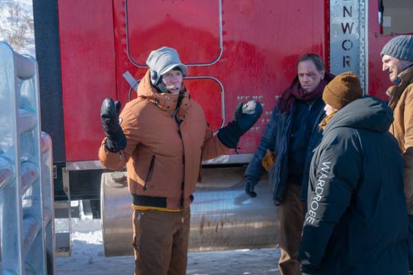 「本物の湖面で撮影」監督コメント到着『アイス・ロード』メイキング＆場面写真も