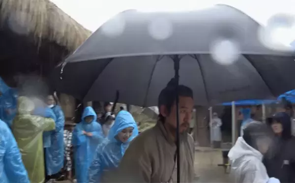 ピョン・ヨハン、エイのさばき方が「プロのよう」『茲山魚譜』メイキング映像