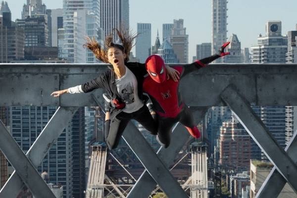『スパイダーマン：ノー・ウェイ・ホーム』1月7日に日本公開決定！ ドクター・ストレンジが見つめる新カットも