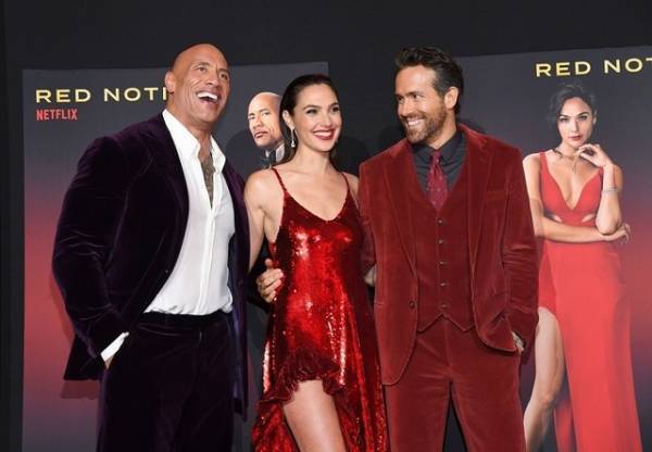 『レッド・ノーティス』プレミアにドウェイン＆ガル＆ライアンが参加「続編をやりたい」