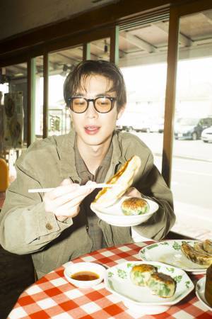 宮沢氷魚、2022年版日めくりカレンダー発売　お気に入りカットも到着