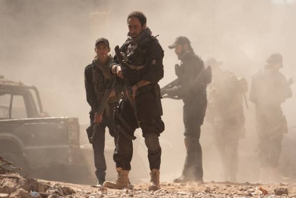 「アベンジャーズ」ルッソ兄弟も太鼓判！長編初監督作にベテランスタッフ勢集結『モスル～あるSWAT部隊の戦い～』