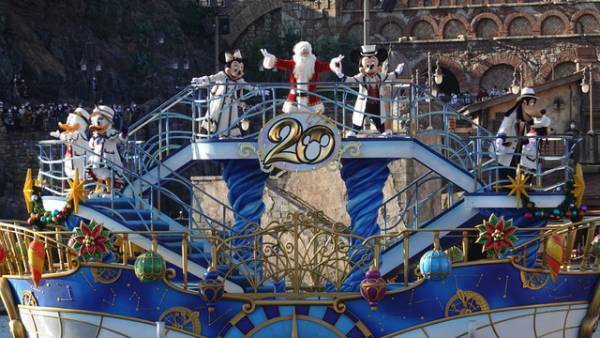 【ディズニー】サンタクロースが今年も登場！TDSでも“クリスマスタイム”