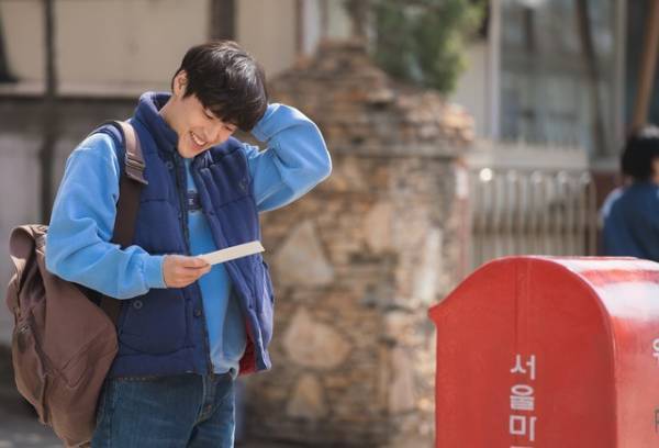 カン・ヨンソク＆イム・ジュファンのカットも『雨とあなたの物語』場面写真