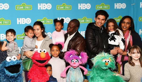 「セサミストリート」に初のアジア系アメリカ人マペットが仲間入り 感謝祭特別番組で初登場