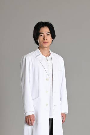 成田凌主演ドラマ「逃亡医F」1月スタート！ 指名手配中の天才外科医に