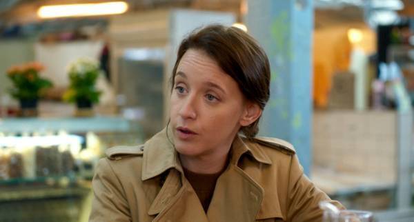 『ローラとふたりの兄』困った兄たちとその妻、現代っ子…個性豊かな登場人物に注目