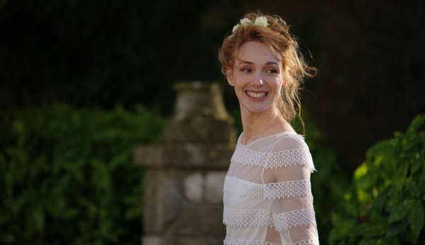 『ローラとふたりの兄』困った兄たちとその妻、現代っ子…個性豊かな登場人物に注目