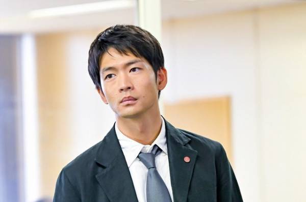 「最愛」6話、井浦新“加瀬”、パフェを頬張る姿に「大優勝」の声…梨央と優を抱きしめる“3人ハグ”にも感動