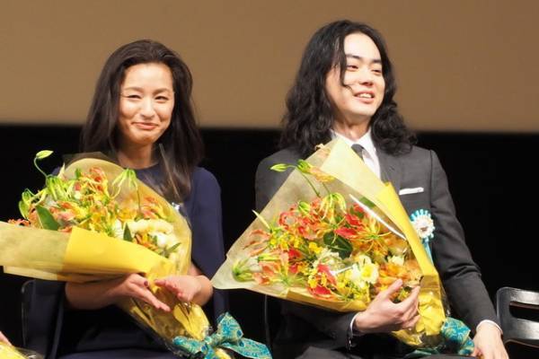 『花束』菅田将暉＆有村架純が最優秀賞受賞「リアリティがあり、もはや演じなくてもいいくらい」
