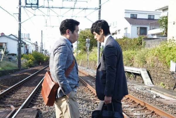 「真犯人フラグ」6話　桜井ユキ“朋子”の奇行に「普通に別件で逮捕」などの感想殺到、衝撃映像にも疑惑の声