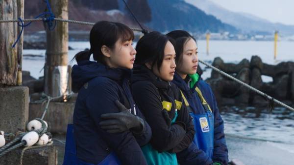 ベトナム人女性労働者たち描く『海辺の彼女たち』監督、新藤兼人賞受賞