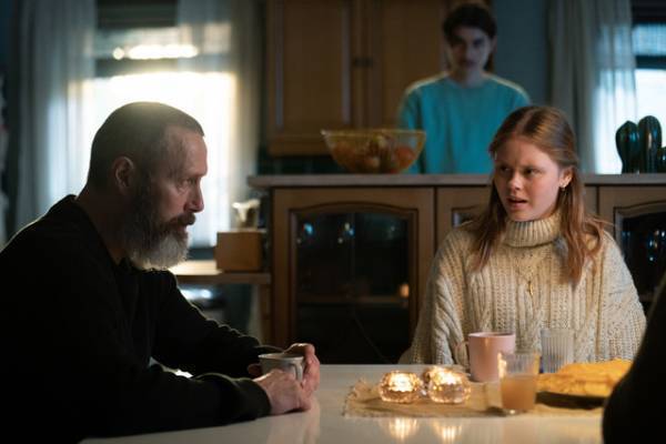 マッツ・ミケルセン、娘役を演じたアンドレアを絶賛『ライダーズ・オブ・ジャスティス』インタビュー