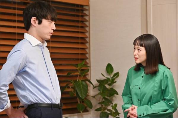 「婚姻届に判を捺しただけですが」6話、清野菜名“明葉”と坂口健太郎“柊”のネクタイ引き寄せキスに注目集まる