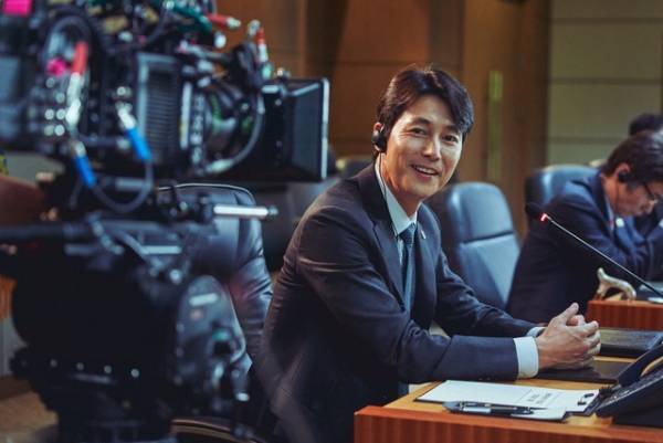 チョン・ウソン＆クァク・ドウォンのなごやか笑顔も『スティール・レイン』メイキング写真