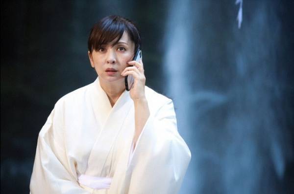 次々と“言霊”の餌食になる住人たち…視聴者からは「鏡を背中にできなくなる」「鏡もお風呂もこわい」などの声殺到、「言霊荘」8話