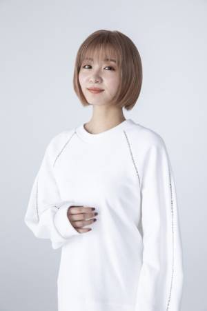 岡崎紗絵、金髪ショートで「ドクターホワイト」出演！ ヘアチェンジ映像も到着