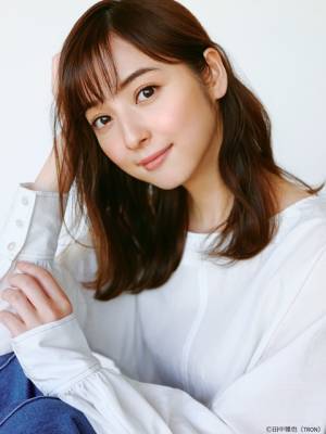 佐々木希主演、秋元康原作ラブコメ「ユーチューバーに娘はやらん！」放送