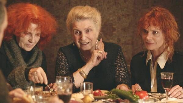 女性作家の過去との和解…91歳監督のジョージア映画『金の糸』予告編＆場面写真