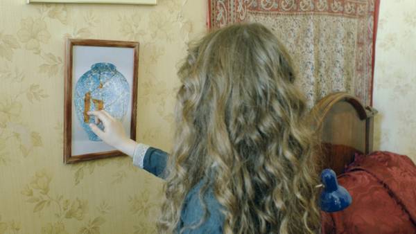 女性作家の過去との和解…91歳監督のジョージア映画『金の糸』予告編＆場面写真