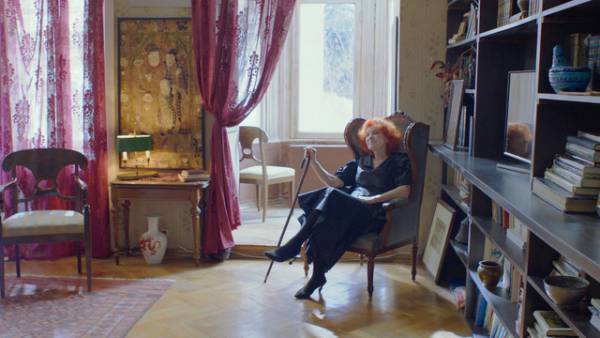 女性作家の過去との和解…91歳監督のジョージア映画『金の糸』予告編＆場面写真