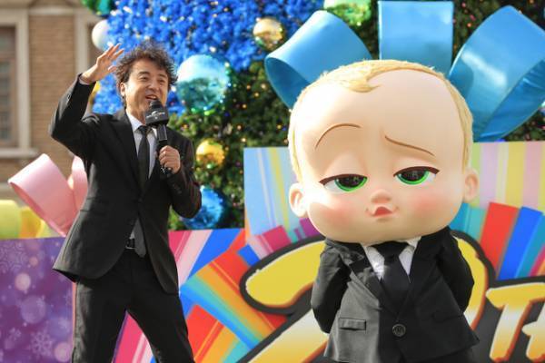 ムロツヨシ「ボス・ベイビーがとっても奮闘」多部未華子とUSJイベントに登場