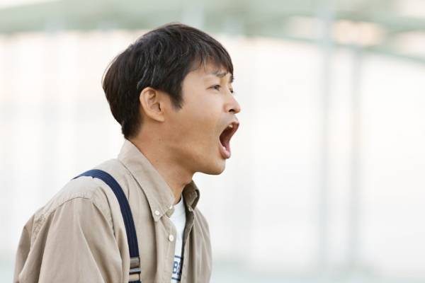 安田顕が様々な表情で魅せる！『私はいったい、何と闘っているのか』場面写真