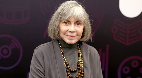 『インタビュー・ウィズ・ヴァンパイア』の原作者アン・ライスが死去、80歳