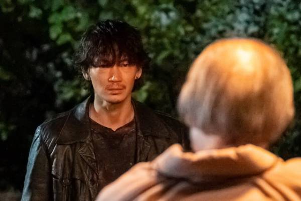 「アバランチ」9話、綾野剛“羽生”、先輩藤田との緊迫するやり取りに「息するの忘れた」の声続出、田島亮“遠山”には「最後の望み」といった投稿も