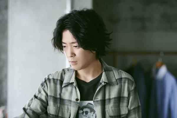 黒島結菜“彼女”の秘密とは…？『明け方の若者たち』アナザーストーリー配信、キーマンに若葉竜也