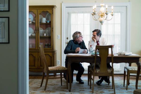 マーク・ラファロ、トッド・ヘインズ監督に「長電話で説得した」『ダーク・ウォーターズ』“前日譚”語るインタビュー映像