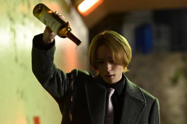 鈴木伸之×犬飼貴丈の仲良しオフショットも公開「ケイ×ヤク」クランクイン