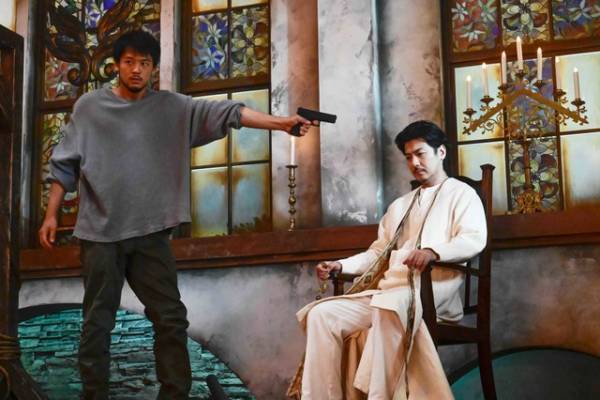 竹内涼真“響”が玉山鉄二“教祖”に銃を向ける「君と世界が終わる日に」S3特報