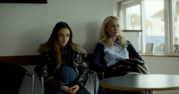 代理母に襲い掛かる恐怖…アリ・アッバシ監督デビュー作『マザーズ』予告編