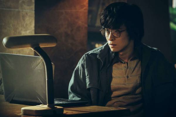 異世界のクリーチャーや赤髪鬼が降臨『ゴッドスレイヤー 神殺しの剣』予告編