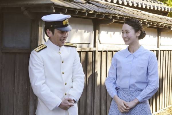 二宮和也、“思い人”愛希れいかに優しげな表情「潜水艦カッペリーニ号の冒険」場面写真